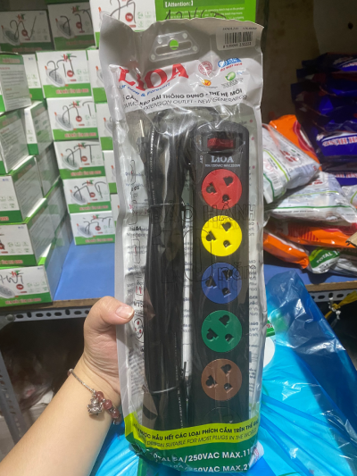 Ổ cắm Lioa kéo dài có công tắc, có CB, 5m, 10A, 2200W, có tiếp địa (6SND5.3.10)