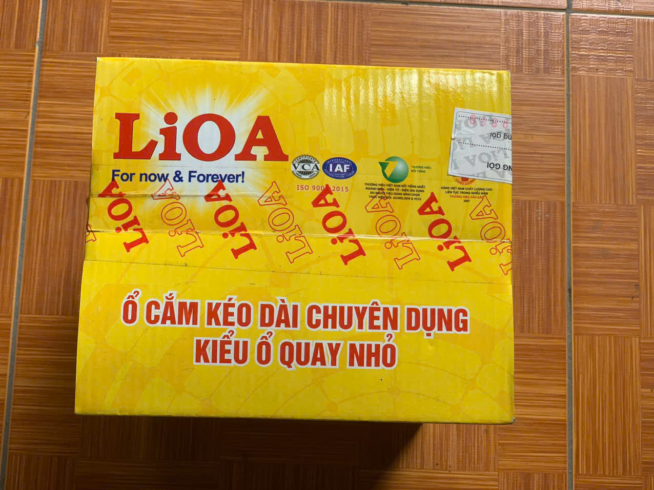 Ổ cắm Lioa kéo dài quay tay kiểu Rulo loại nhỏ (QN15-2-15A/QND15-2-15A)