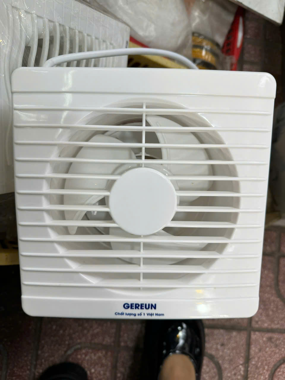 Quạt hút tường vệ sinh GE 20 VS Gereun