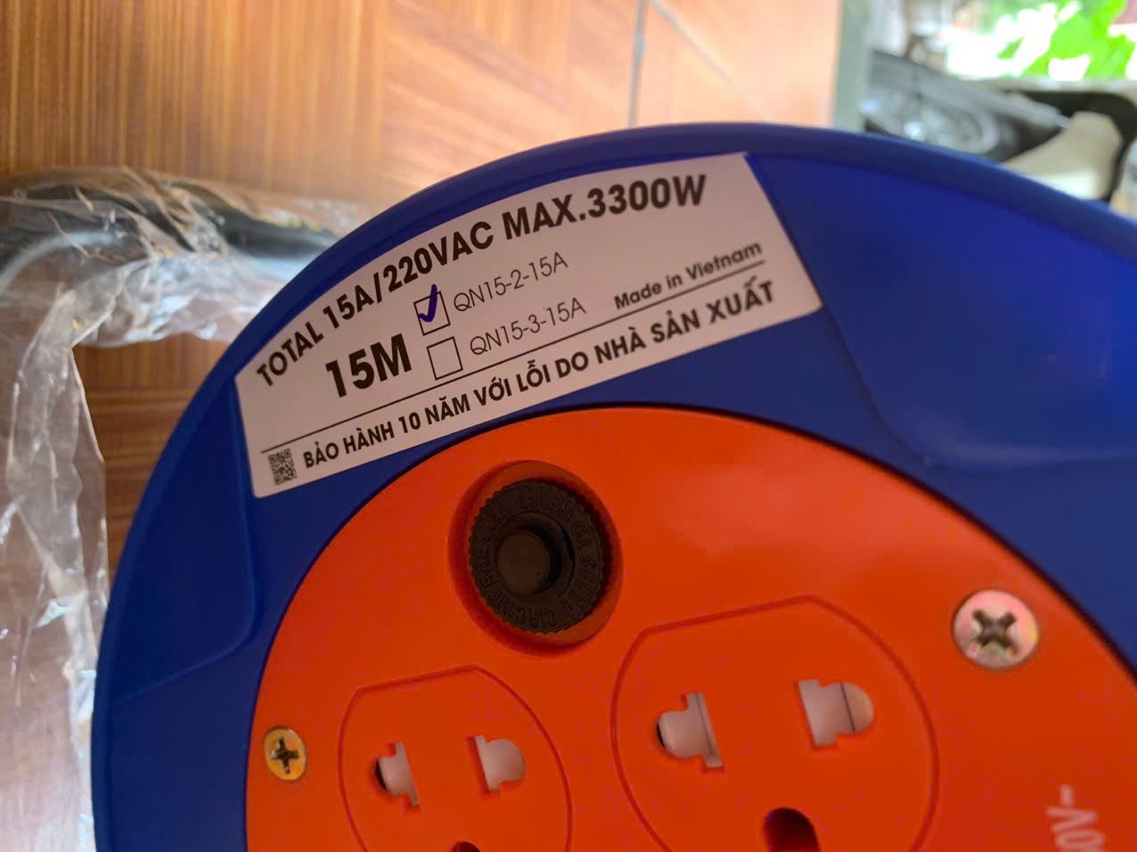 Ổ cắm Lioa kéo dài quay tay kiểu Rulo loại nhỏ (QN15-2-15A/QND15-2-15A)