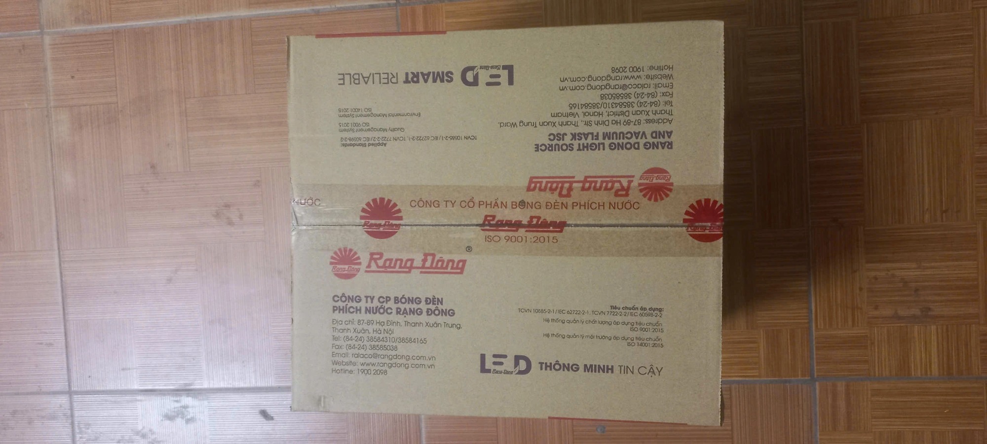 Đèn LED âm trần đổi màu 90/10W viền bạc/vàng Rạng Đông (AT10 ĐM 90/10W)