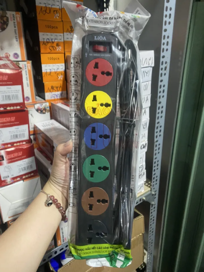 Ổ cắm Lioa kéo dài đa năng, 3m, 10A, 2200W, có tiếp địa (6DND3.3.10)