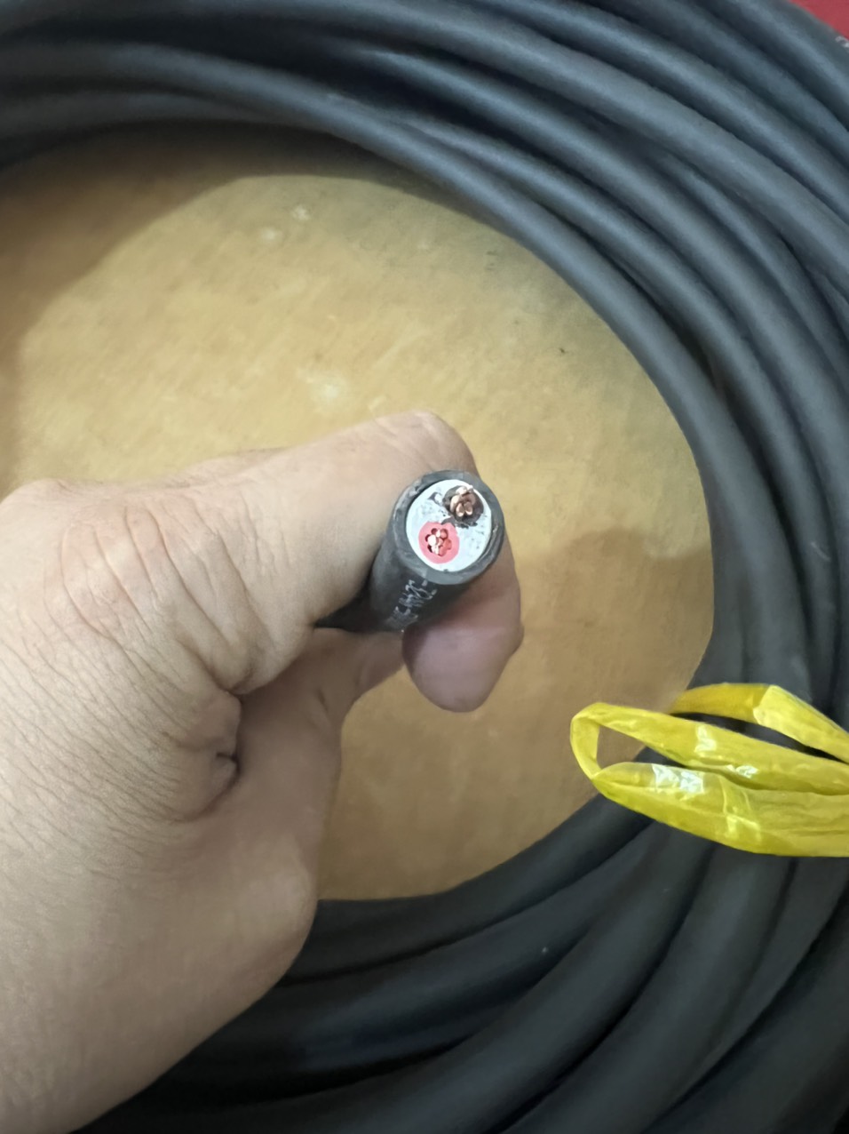 Cáp điện Cu/PVC/PVC 2x4mm2 300/500V Cadivi