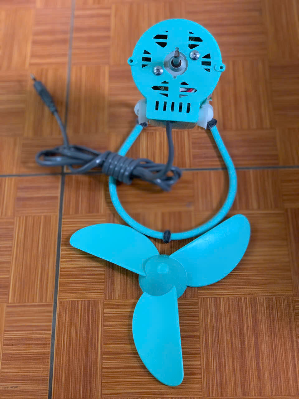 Quạt bàn cánh 225 Vinawind