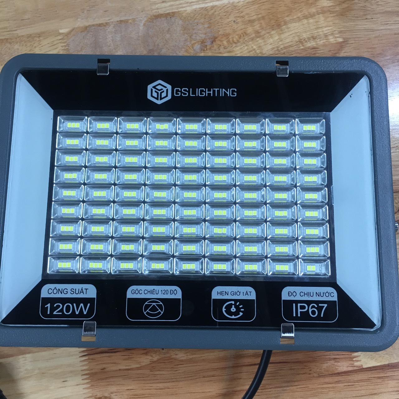 Đèn pha Led năng lượng 120W GS Lighting (GSPNL 120)