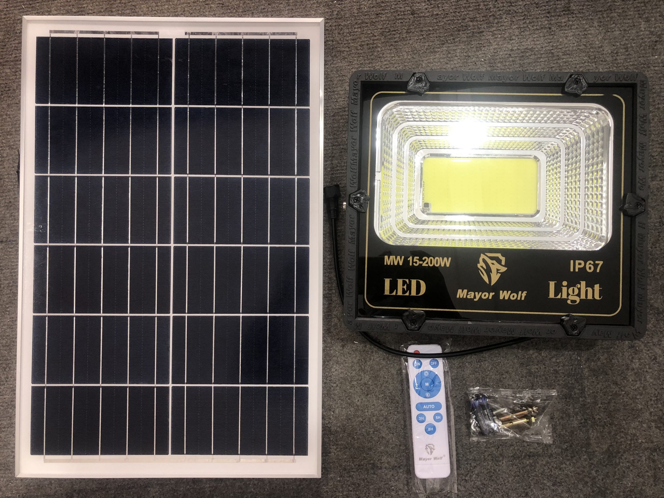 Đèn pha năng lượng mặt trời 200W LY-TGD001 Mayor Wolf