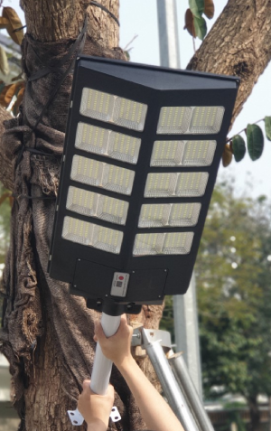 Đèn liền thể NLMT 500W Godsun