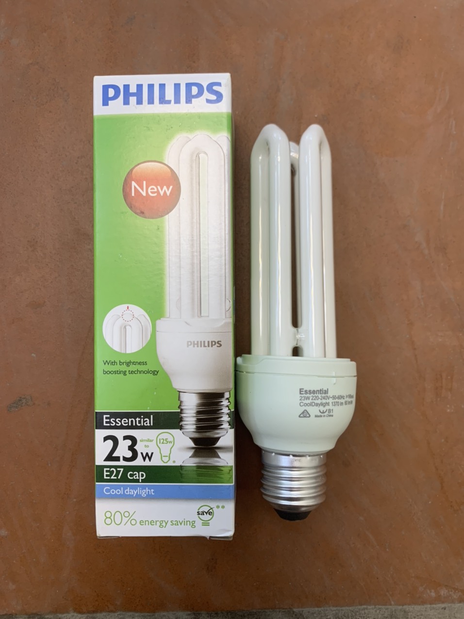 Bóng Compact tiết kiệm điện Essential 23W CDL E27 220-240V Philips