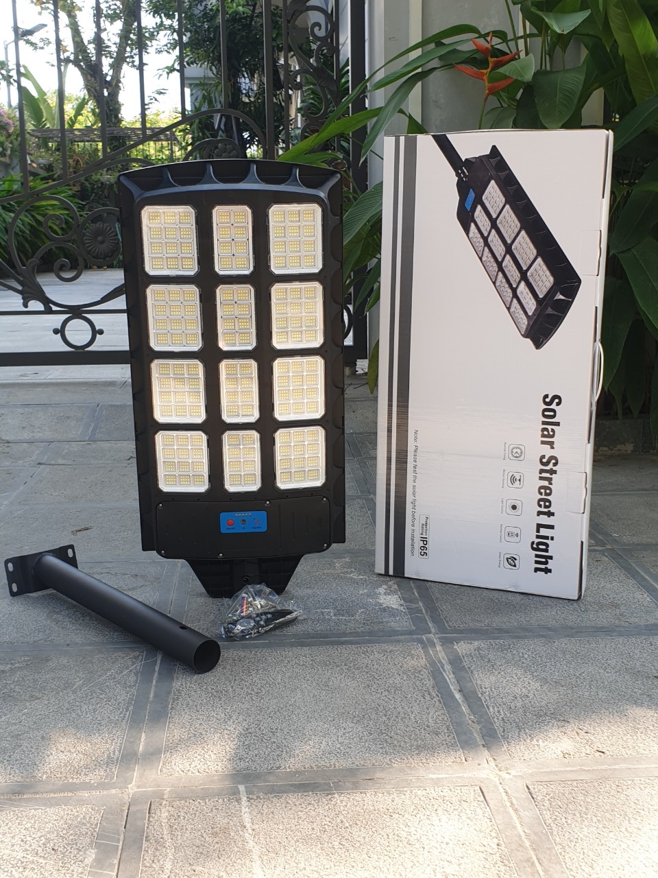 Đèn liền thể NLMT 1500W Godsun