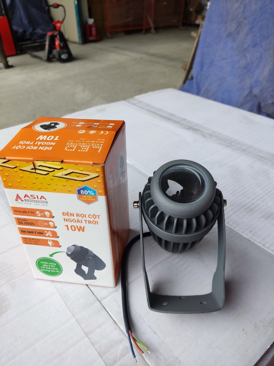 Đèn rọi ngoài trời có thấu kính và gương cầu 10W Asia lighting (RC10-02)