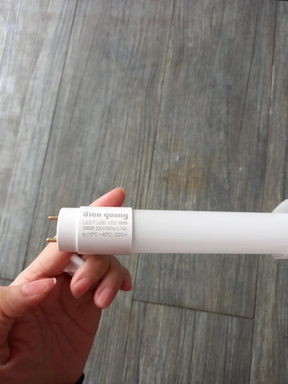Đèn LED tube 18W 1.2m thân thủy tinh Điện Quang ánh sáng trắng(ĐQ LEDTU06I 18765 V03)