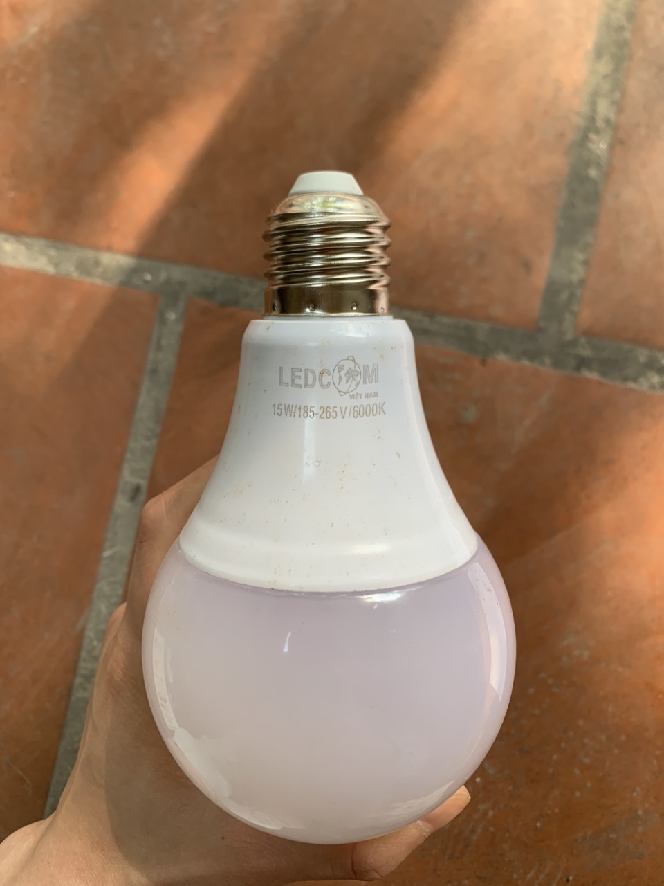 Bóng led bulb tròn 15W ánh sáng trắng/vàng Ledcom