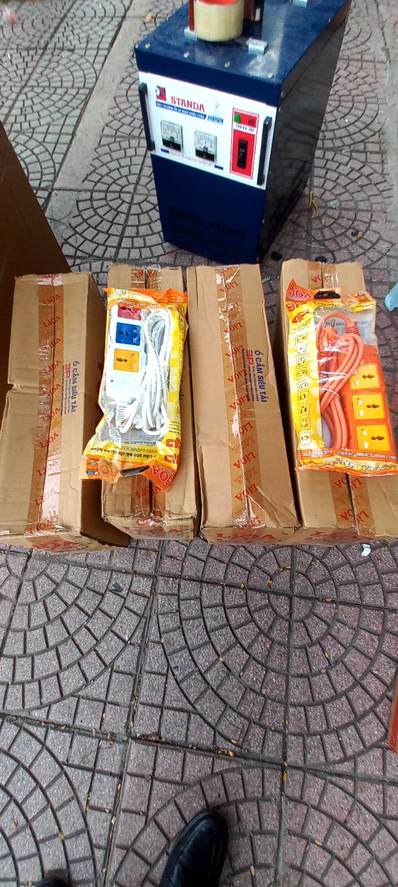 Ổ cắm Lioa kéo dài siêu tải có dây 3 lõi, 5m, 15A (3P-5M/3-15A)