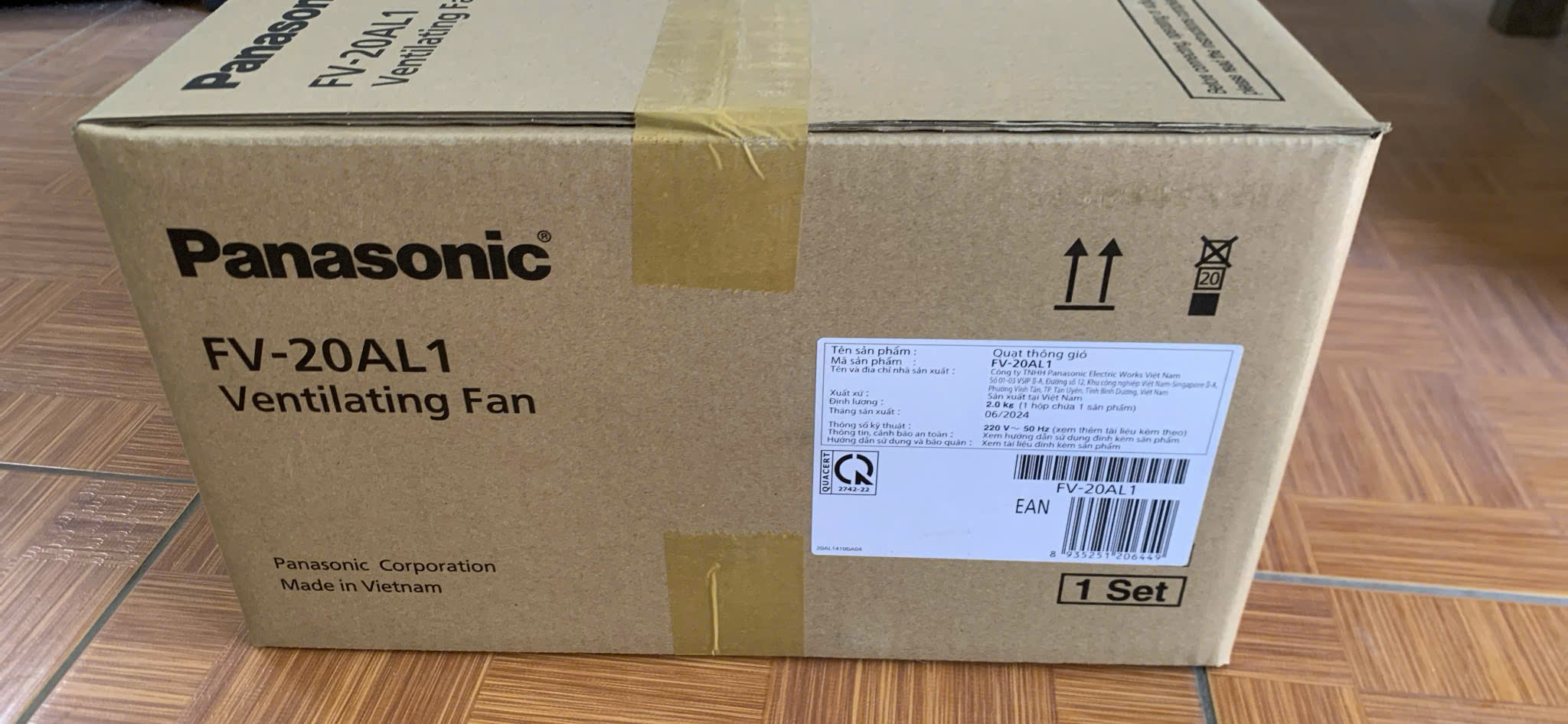Quạt hút gắn tường loại 1 chiều, có màn che FV-20AL1