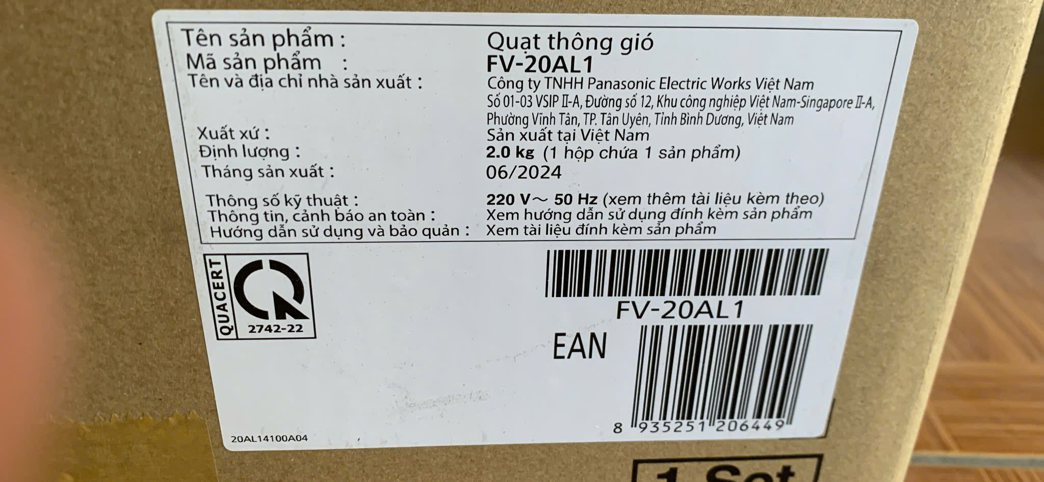 Quạt hút gắn tường loại 1 chiều, có màn che FV-20AL1