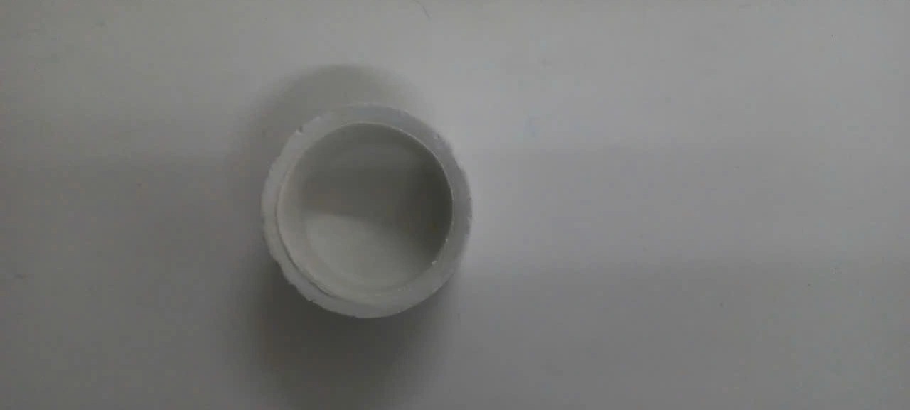 Mốc báo cáp sứ (in chìm)