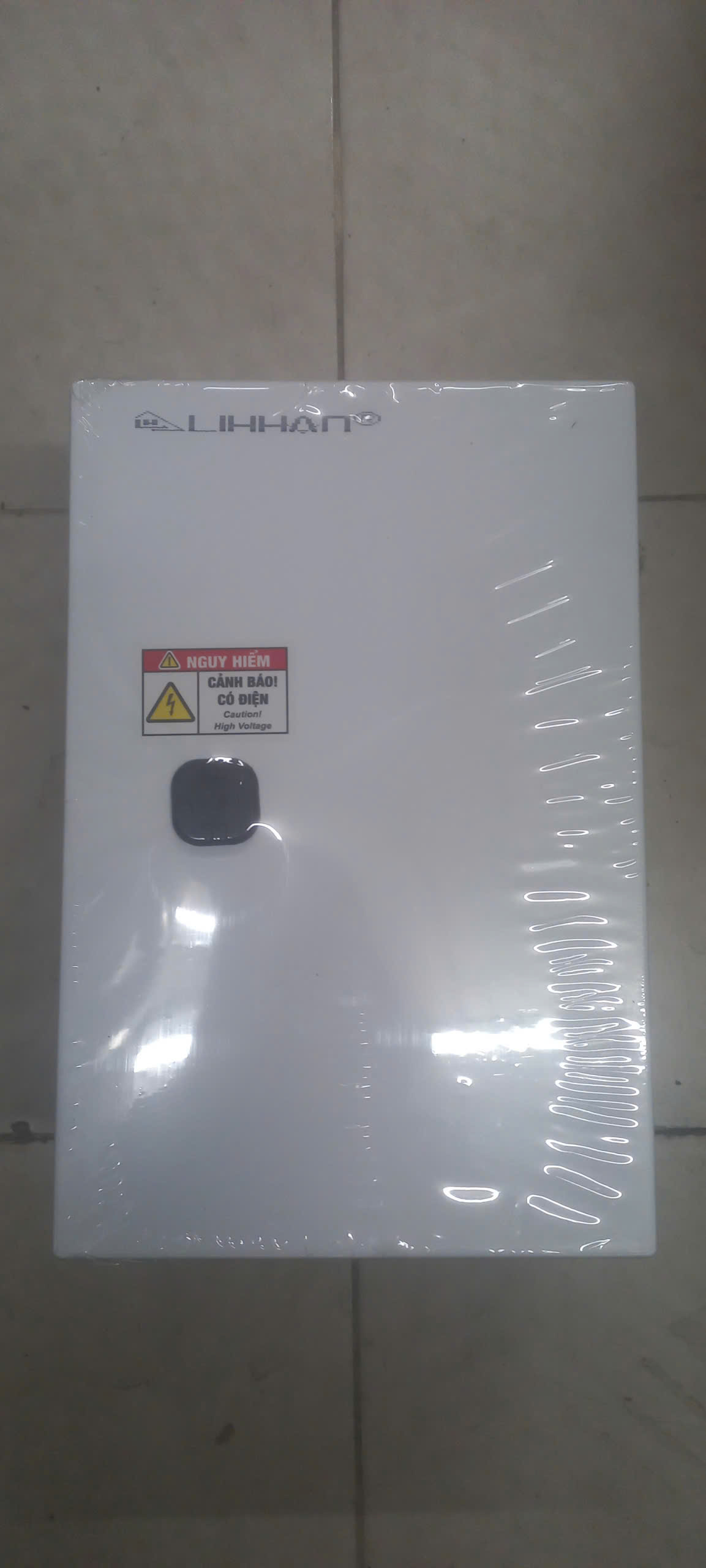 Tủ điện ABS 200x300x160 Lihhan/Hòa Thịnh (CVM 342 N-Pát nhựa)