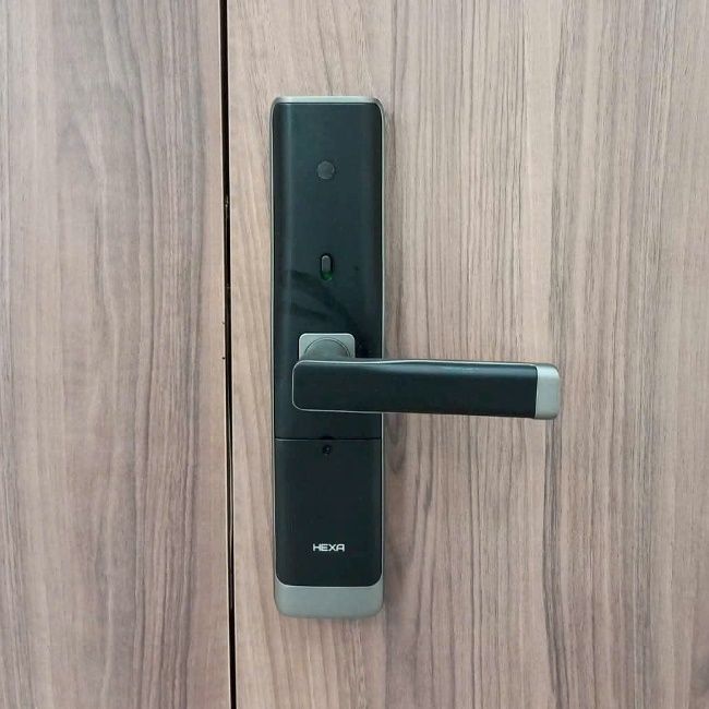 Khóa vân tay chống nước Hexa L100 Đen Xám 19 hexa l100 xam tt2 2