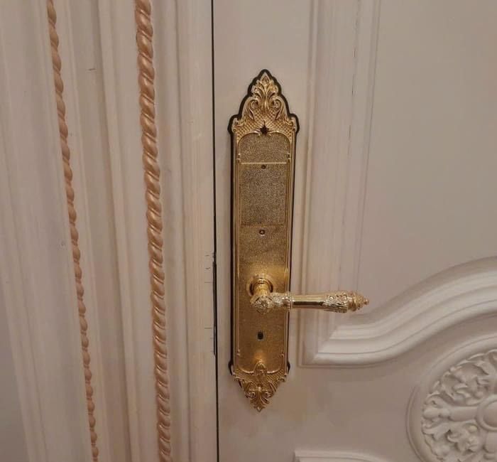 Hình ảnh lắp đặt khóa vân tay tân cổ điển Kassler KL-959 - khoavantaychinhhang.com