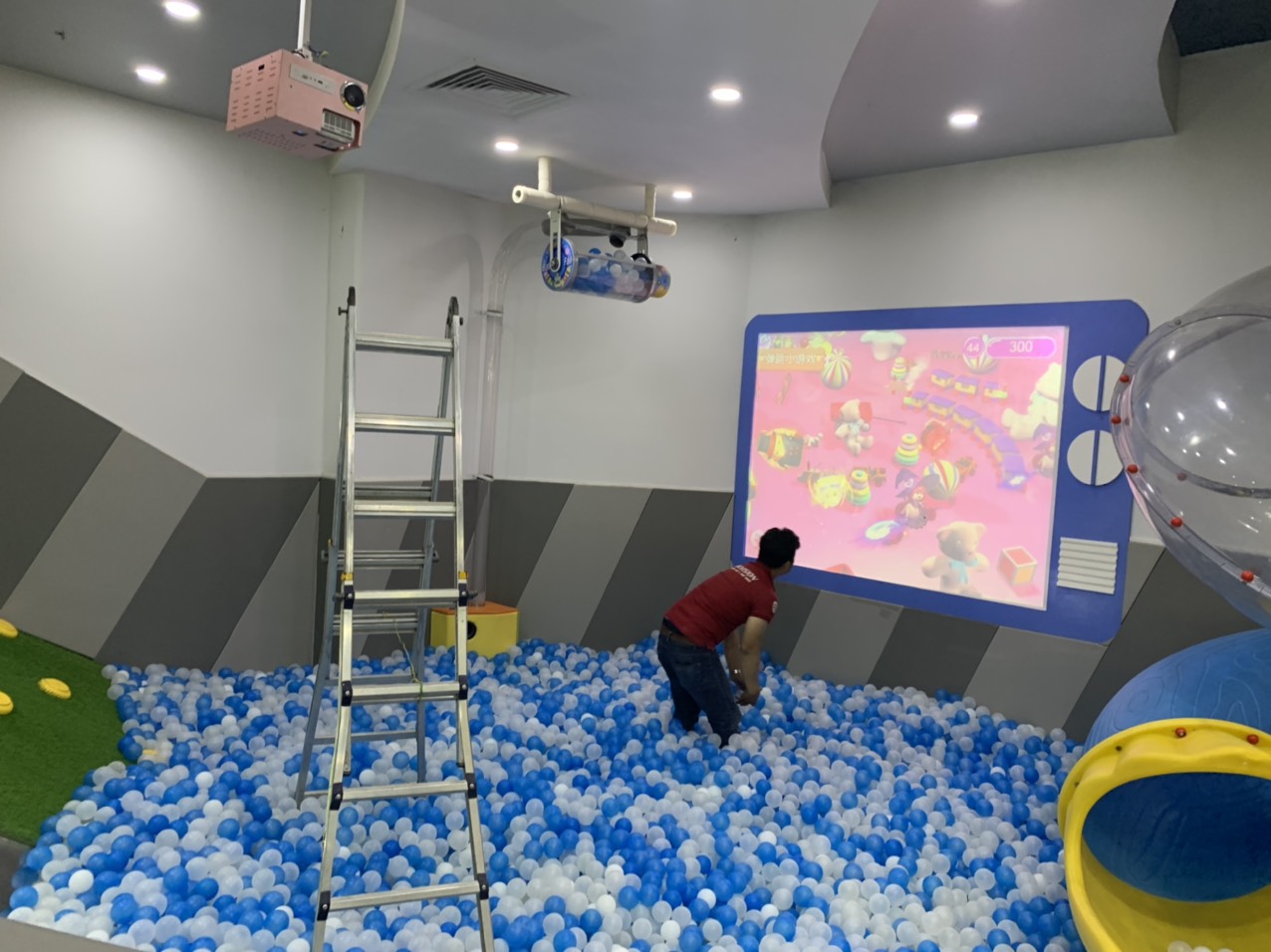 Game tương tác nhà banh (300 Game)