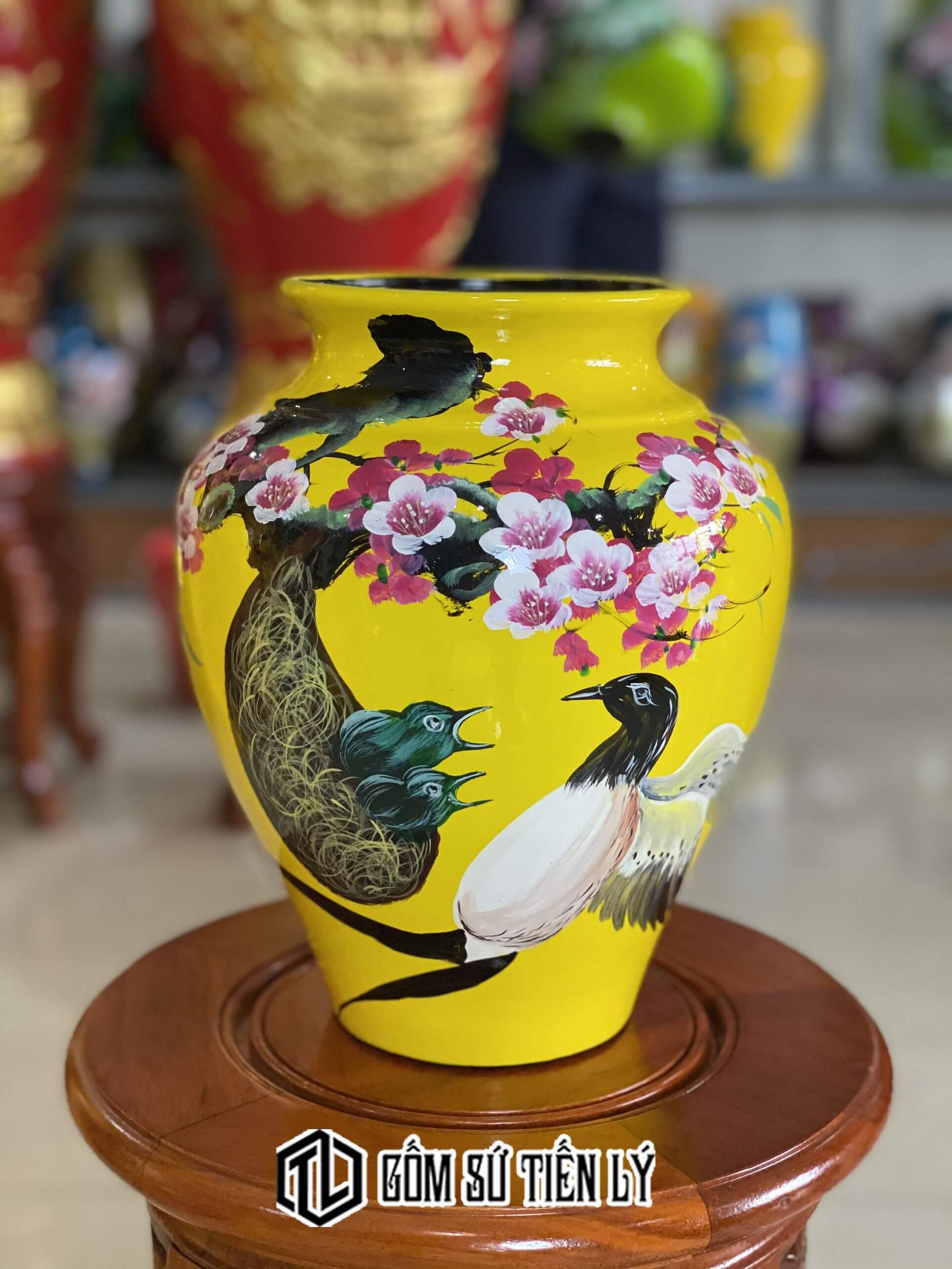 Bình hoa trang trí màu hàng hút lộc-BGD67