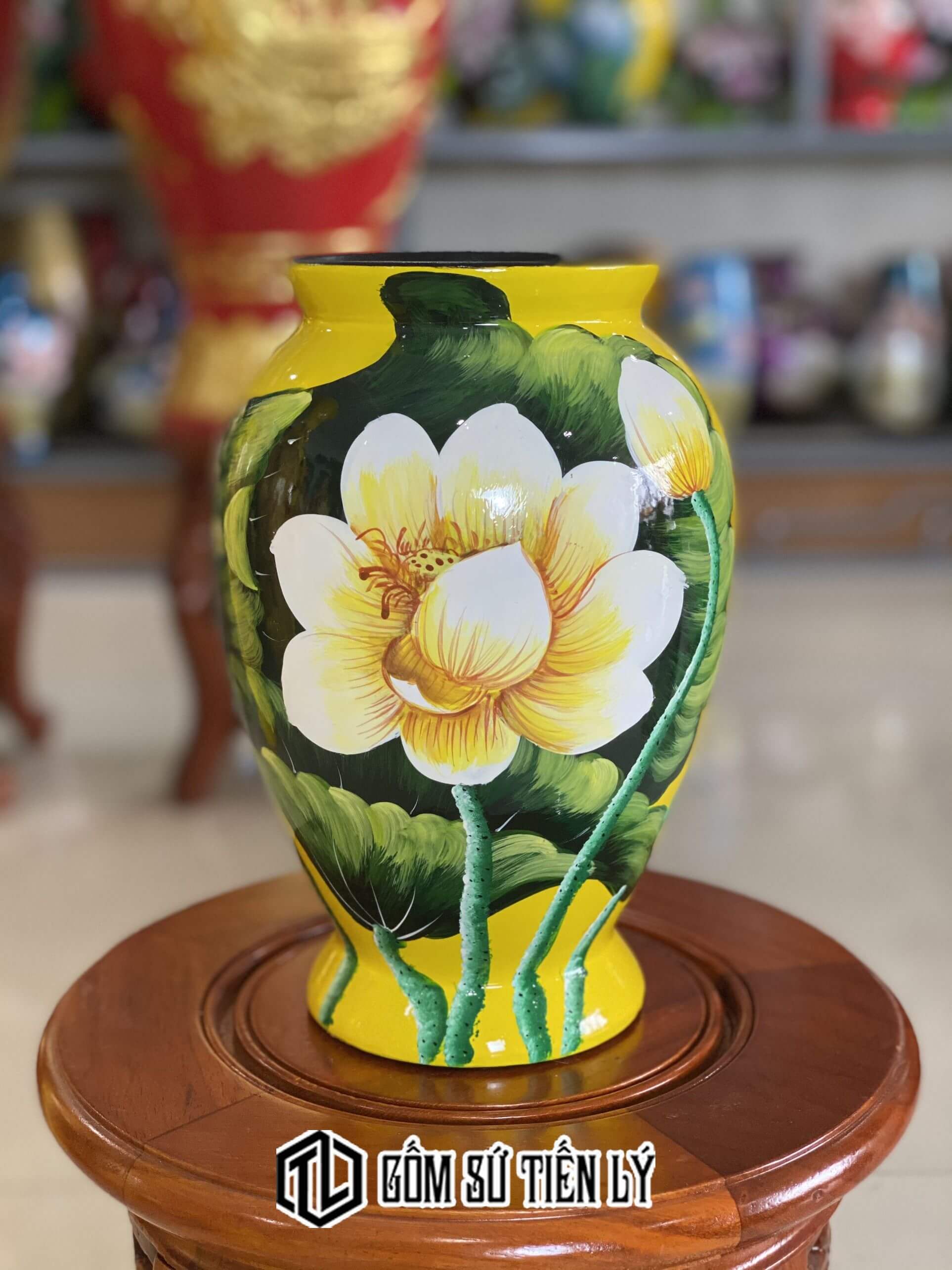 Bình gốm sứ 3d dáng đùi dế sen trắng-BGD75