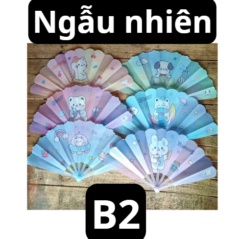 pvn68810-quat-nhua-gap-cam-tay-hoat-hinh-nhieu-mau-de-thuong