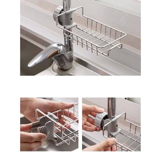 pvn2470-gia-treo-do-rua-bat-inox-gan-voi-nuoc
