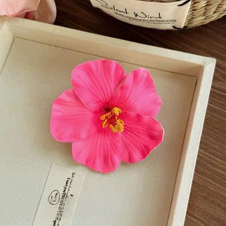 pvn68927-kep-toc-hoa-dam-but-phong-cach-hawaii-di-bien