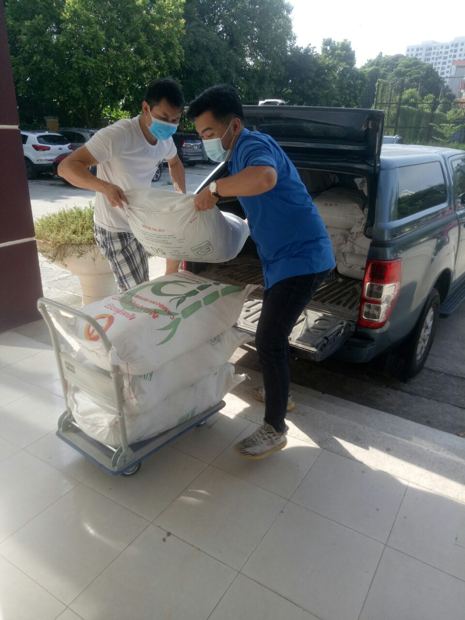 ỦNG HỘ CHIẾN DỊCH PHÒNG CHỐNG COVID-19 CỦA UBND PHƯỜNG XUÂN ĐỈNH