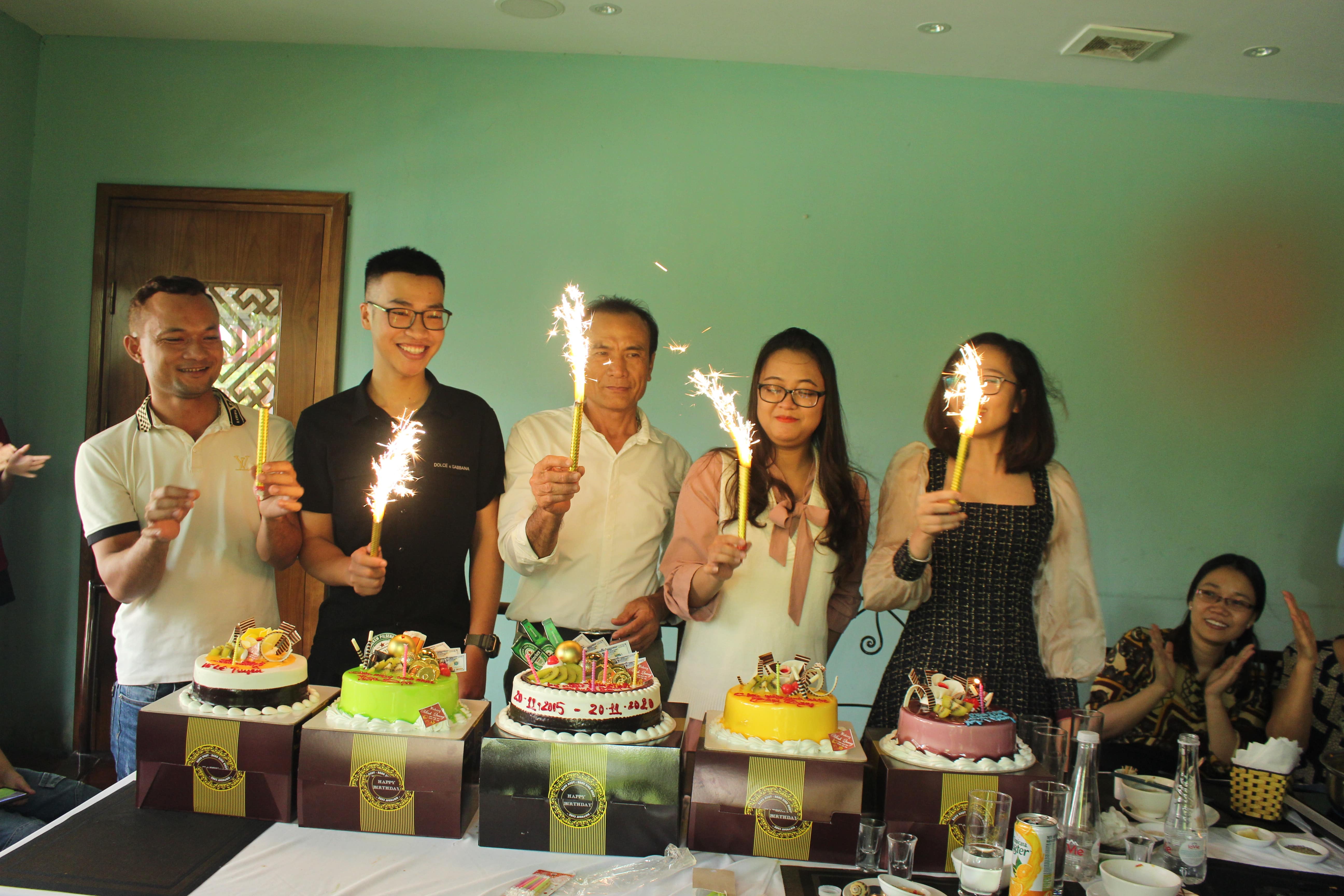 Tổ chức tiệc chúc mừng sinh nhật công ty và CBCNV tháng 11