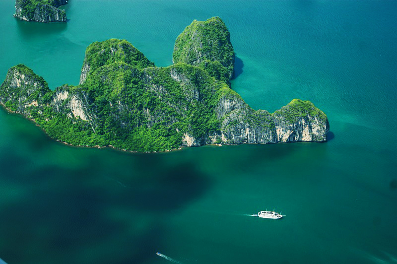 Seaplane In Halong Bay with Signature Halong Cruise