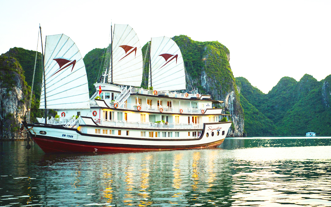 over-view-with-signature-halong-cruise