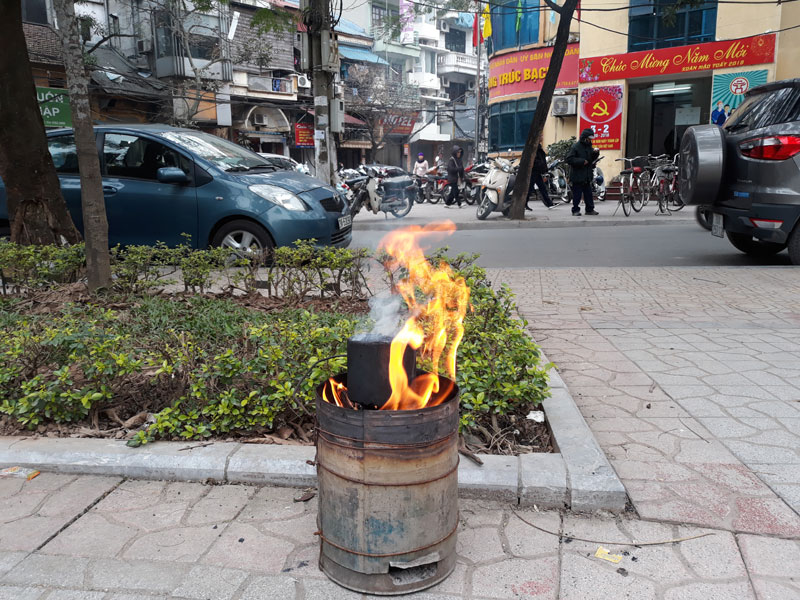 Hiểm họa từ bếp than tổ ong