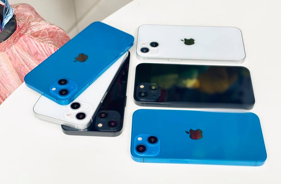 So sánh iPhone 13 và iPhone 14 Màu mới pin trâu nên lên đời không