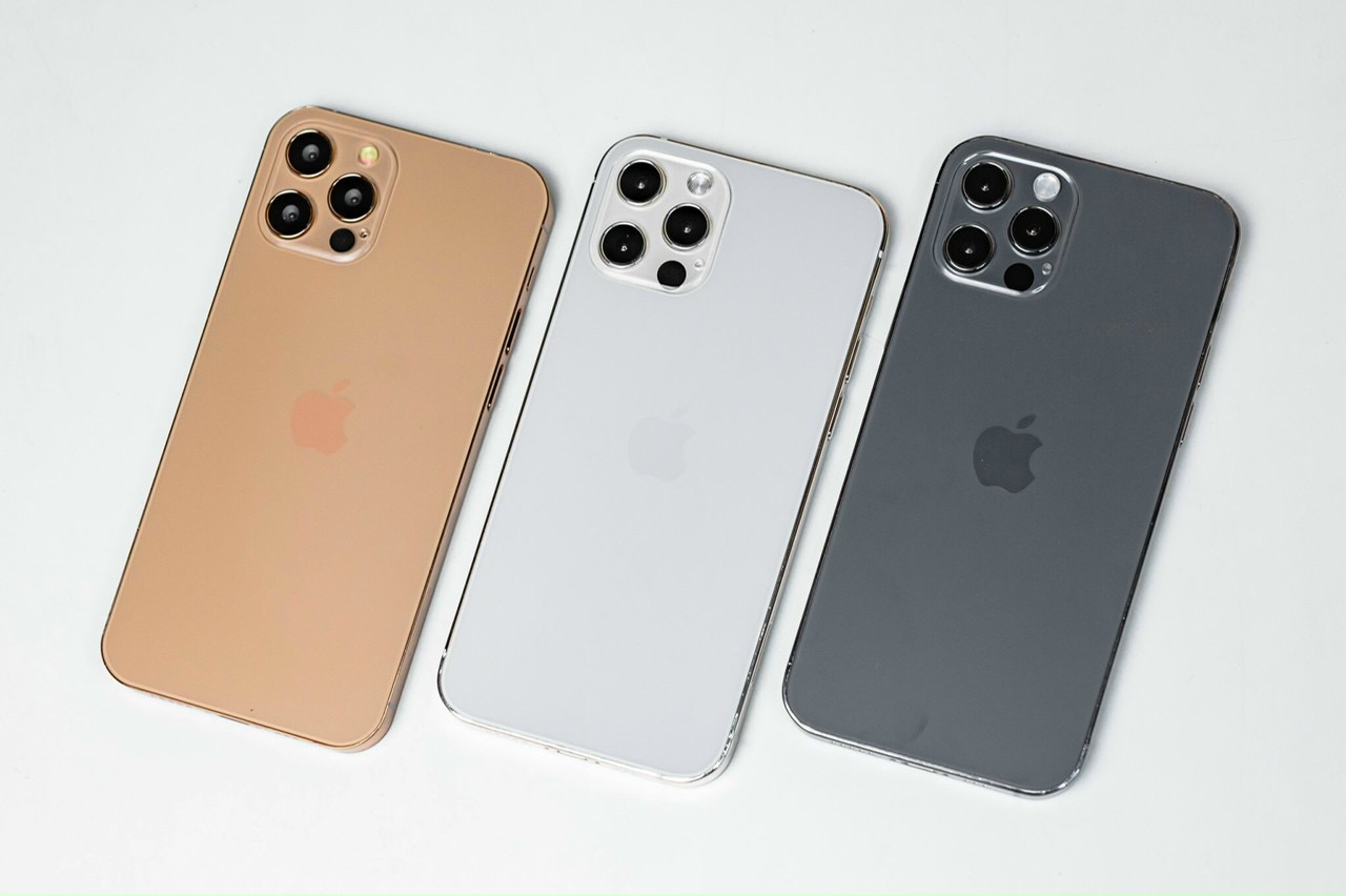 Mô hình iPhone 12, 12 Pro, 12 Pro Max Nam Phụ Kiện