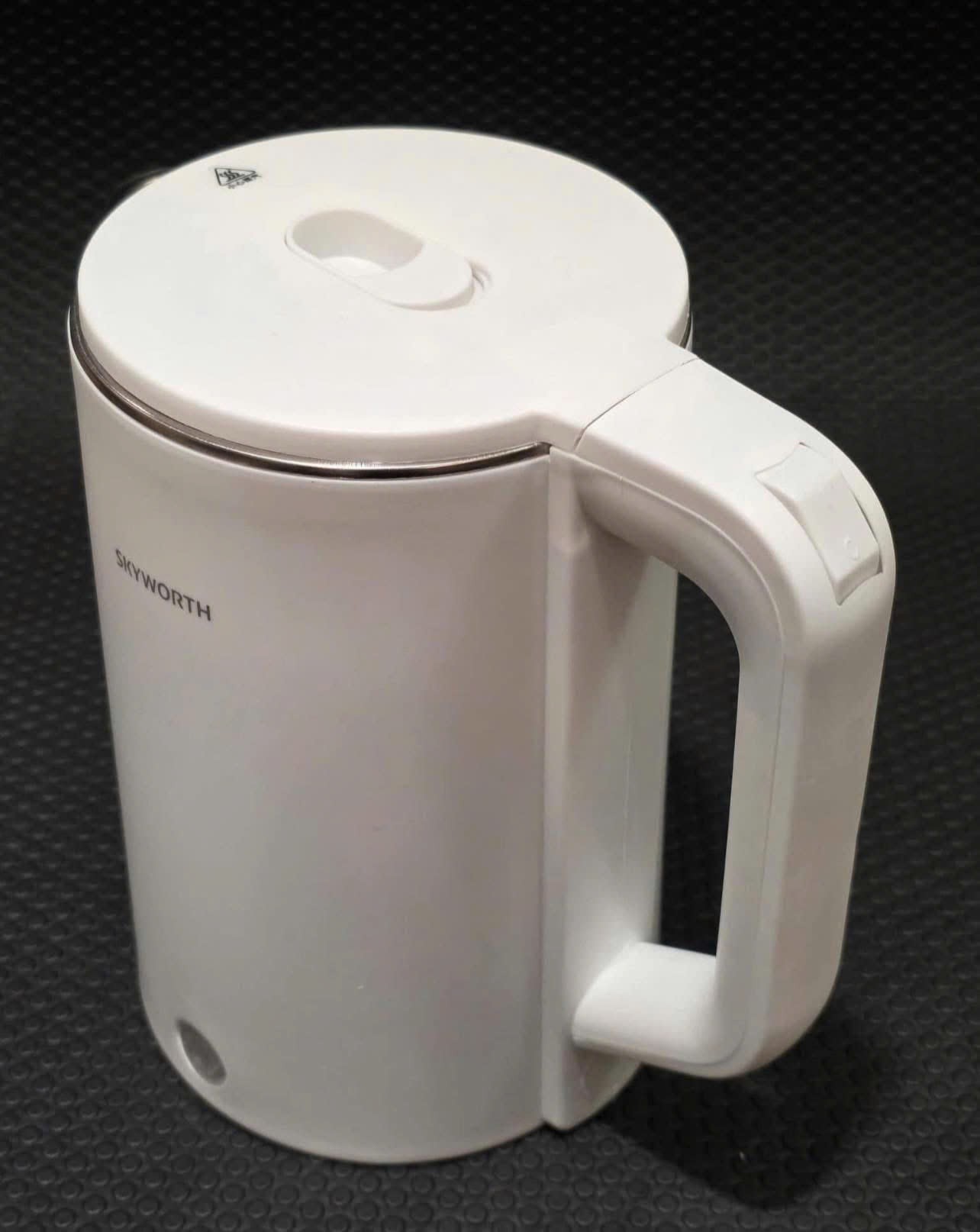 Ấm đun nước siêu tốc SKYWORTH S139