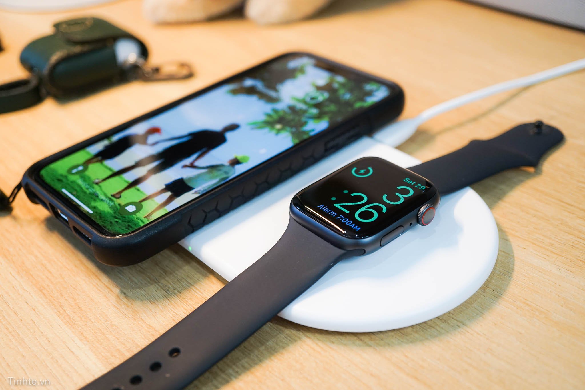 tinhte_sac_baseus_smart2in1_6.jpg Đang tải tinhte_sac_baseus_smart2in1_6.jpg