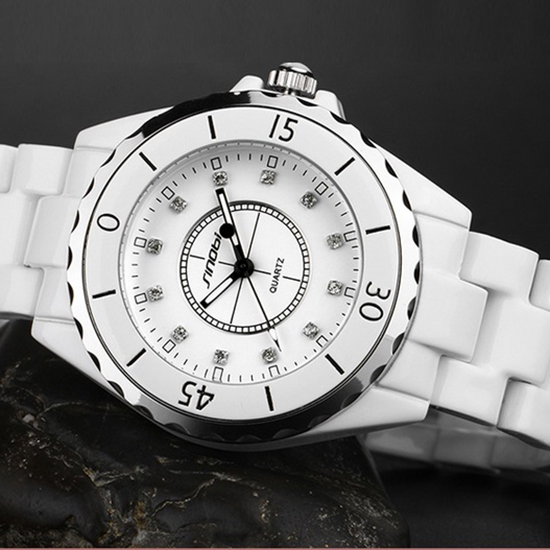 ĐỒNG HỒ GENEVA GIẢ ĐÁ