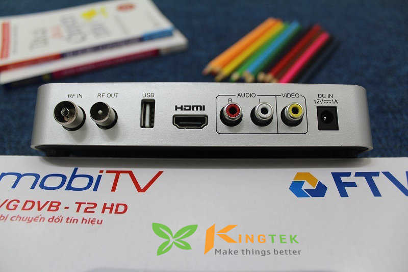 Các cổng kết nối ở mặt sau đầu thu FTV CFT 8888