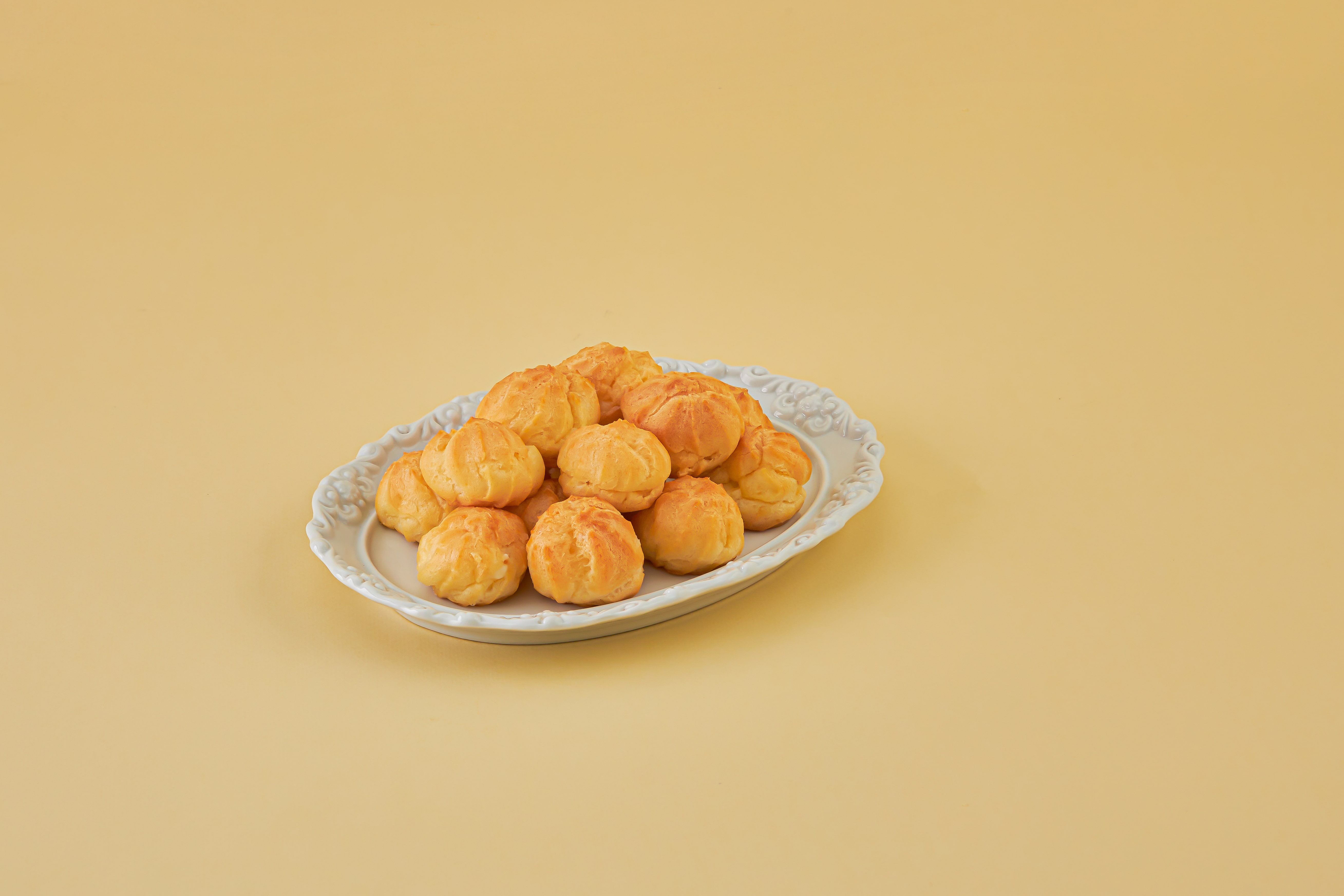 BÁNH SU KEM ( 12 CHIẾC / HỘP ) 160G Momiji Bakery