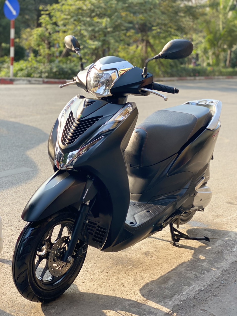 lead-125cc-2018