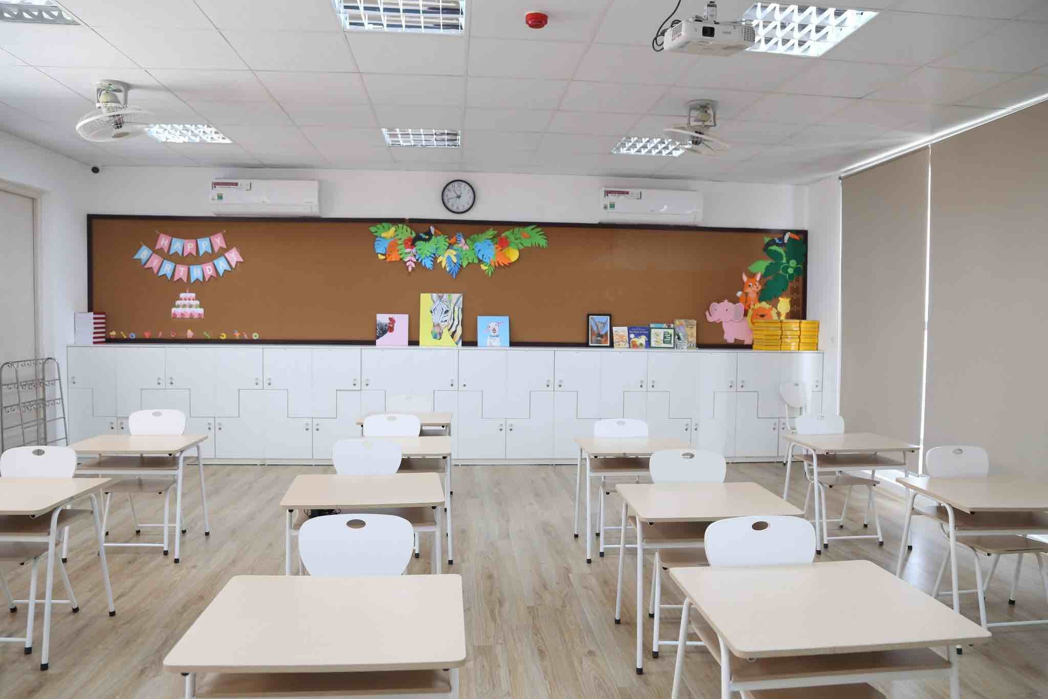 Nên cho con học trường công lập hay dân lập?