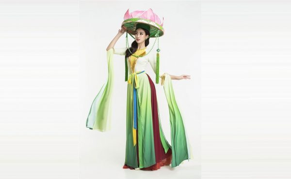 Khó như tìm trang phục thuần Việt trong thời hội nhập