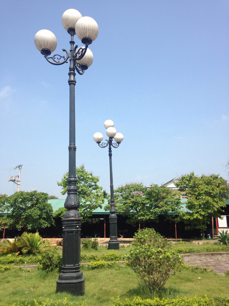 cột đèn sân vườn DC05B