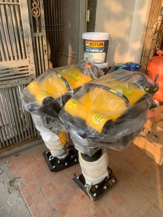 Máy đầm cóc Honda