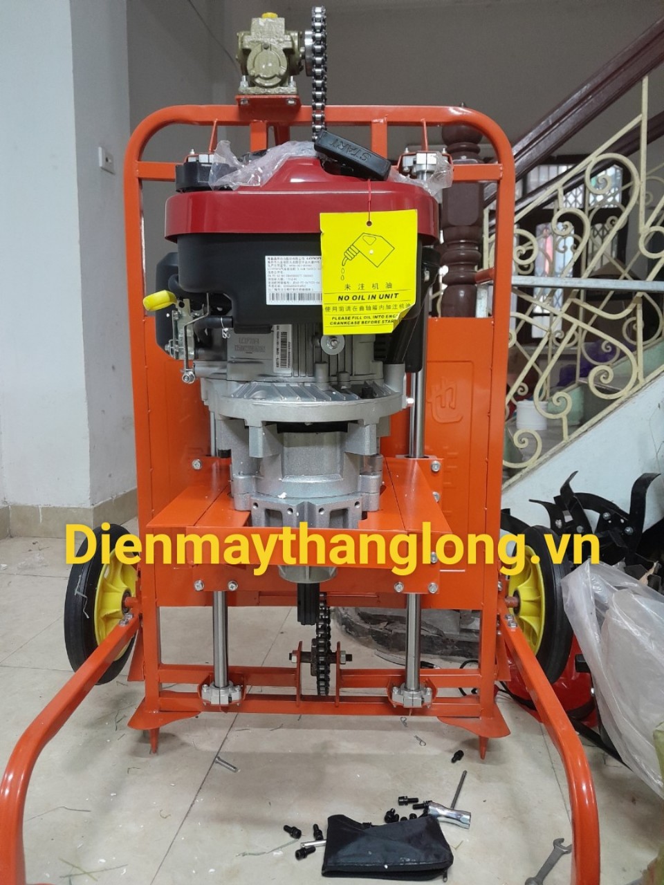 Máy đào hố trồng cây 7HP giá đỡ