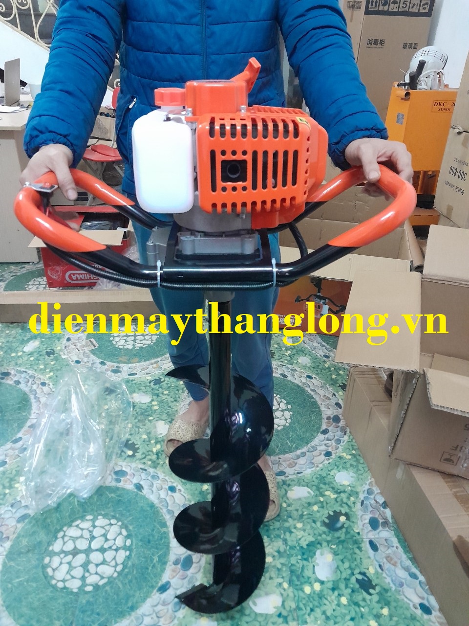 Máy khoan đất cầm tay 1 người dùng