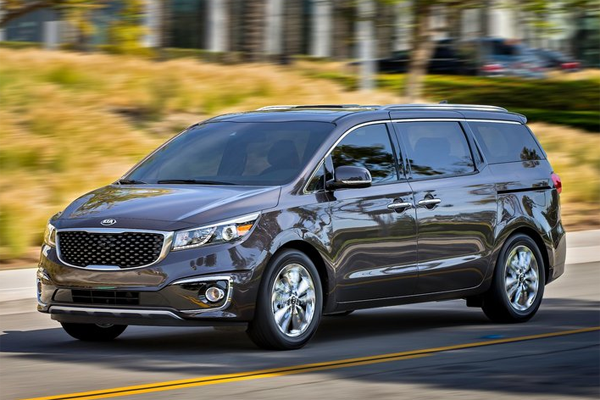 Tư vấn Nên mua xe Kia Sedona máy dầu hay máy xăng