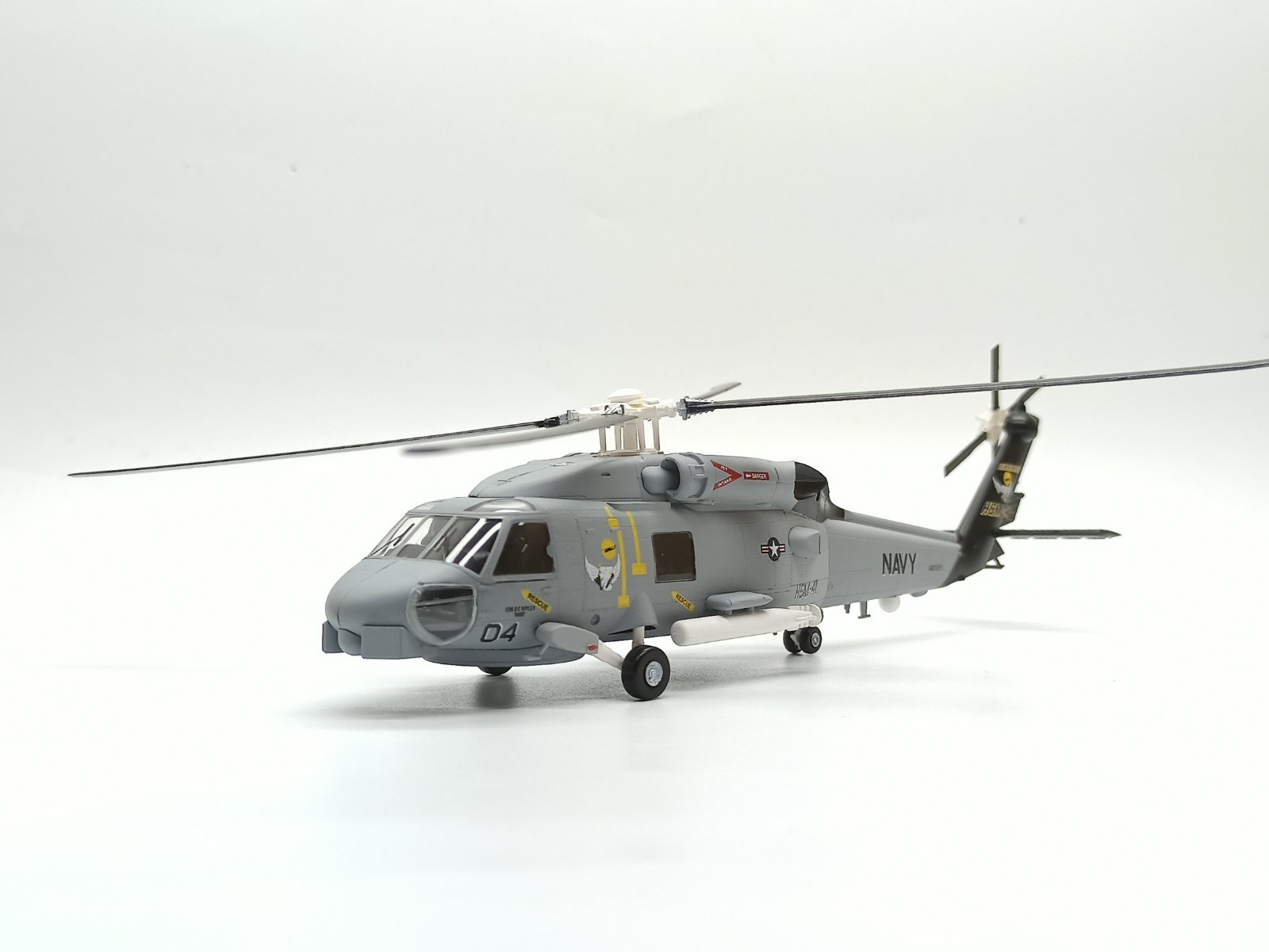 Mô hình máy bay trực thăng SH60B Seahawk